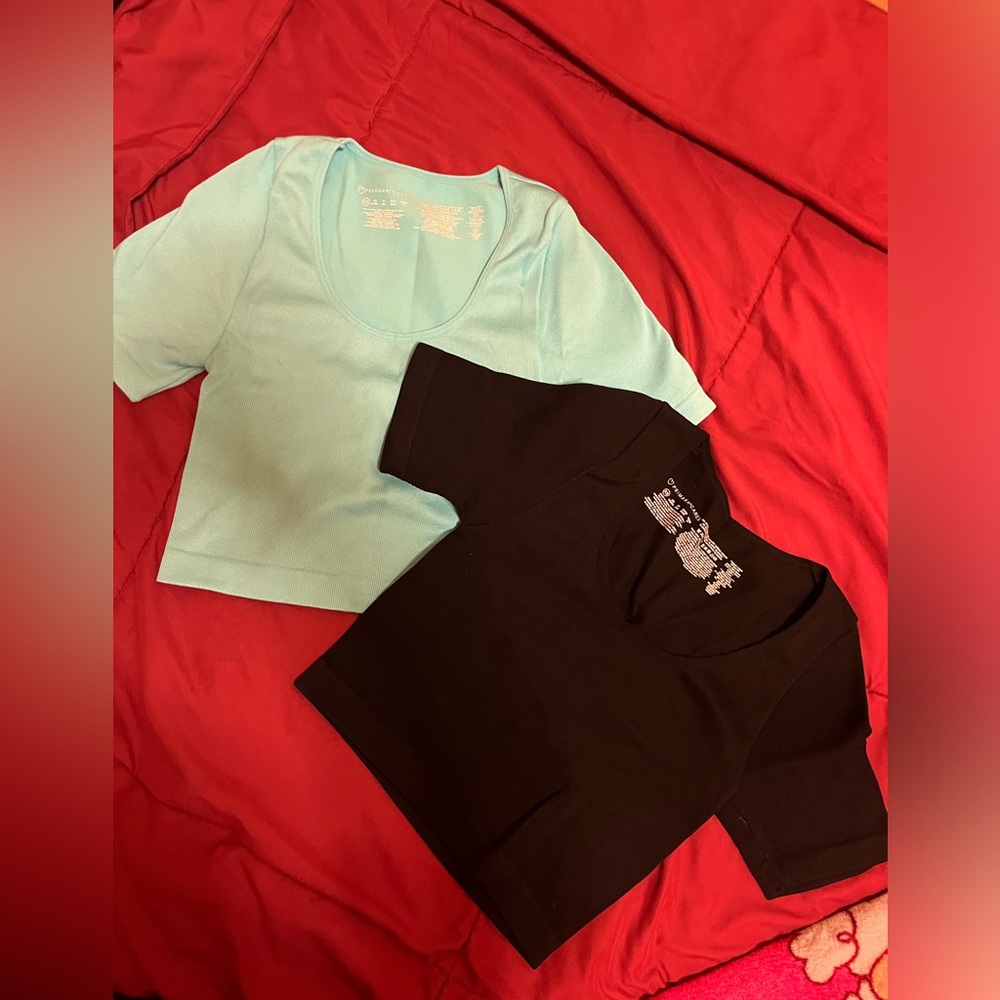 2 crop top shirts from Primark size xs